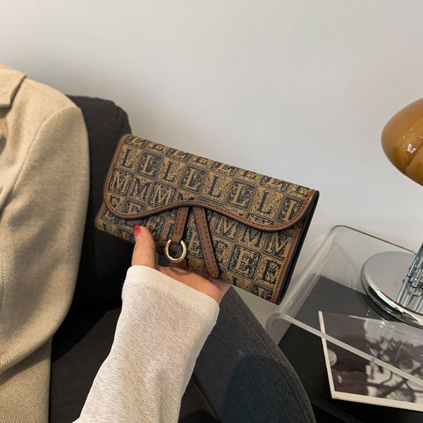 Ladies shoulder bag 3 colors elegant atmosphere printed retro wallets multi-card folding fashion short wallet trend color matching leather card package 0861#, Grey
Ladies shoulder bag 3 colors elegant atmosphere printed retro wallets multi-card folding fashion short wallet trend color matching leather card package 0861#, Grey