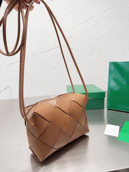 Designer Single-shoulder Flap Artwork Woven Bags Vintage Soft genuine Leather handbags tote Women Zippered Purse Personalized Wallet 22cm, 4_color
Designer Single-shoulder Flap Artwork Woven Bags Vintage Soft genuine Leather handbags tote Women Zippered Purse Personalized Wallet 22cm, 4_color
