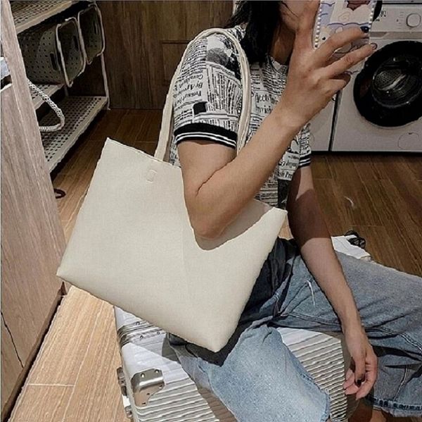 2022 counter same designer bag leather shoulder package clutch handbag xdafvcjsjhdfgvhsd
2022 counter same designer bag leather shoulder package clutch handbag xdafvcjsjhdfgvhsd