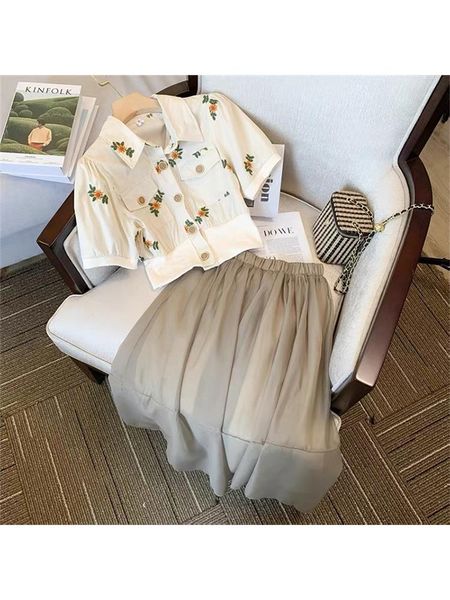 dress women 2 piece set vintage flower embroidery polo neck puff sleeve crop shirts and chic gauze high waist aline skirt office lady, White
dress women 2 piece set vintage flower embroidery polo neck puff sleeve crop shirts and chic gauze high waist aline skirt office lady, White