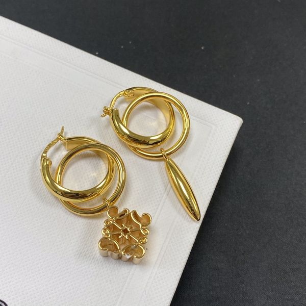 2023 Hollow out earrings, women's luxury designer jewelry, gold letter necklace, men's classic brand set, dress decoration
2023 Hollow out earrings, women's luxury designer jewelry, gold letter necklace, men's classic brand set, dress decoration