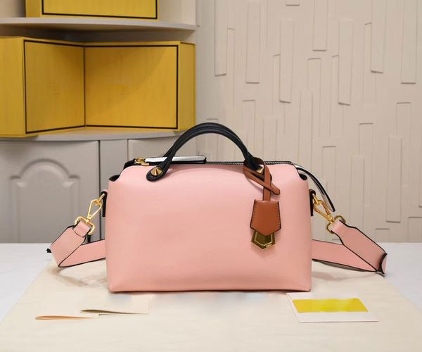 2023 new luxury designer bag boston handbag crossbody bags cowhide shouldesr strap stamping letter pattern simplicity lady shoulder bag wall
2023 new luxury designer bag boston handbag crossbody bags cowhide shouldesr strap stamping letter pattern simplicity lady shoulder bag wall