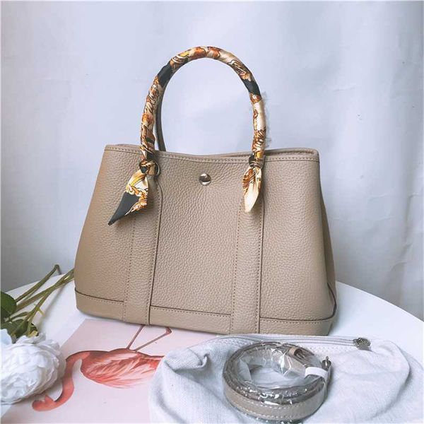 garden party designer totes new women's bag layer cowhide litchi pattern fashion handheld one shoulder crossbody bag big bag
garden party designer totes new women's bag layer cowhide litchi pattern fashion handheld one shoulder crossbody bag big bag