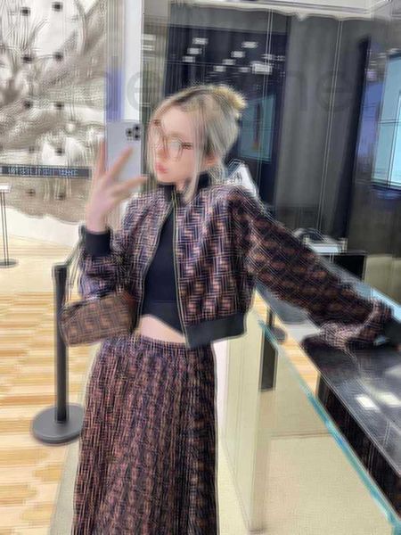 two piece dress designer 2023 new trend double f long sleeve short coat fashion casual ff pleated half skirt set for women ai7x, White
two piece dress designer 2023 new trend double f long sleeve short coat fashion casual ff pleated half skirt set for women ai7x, White