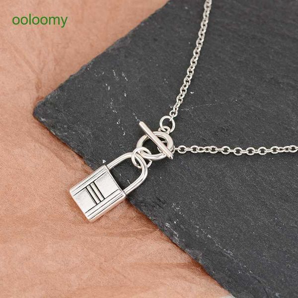 hemres designer necklace small and luxury fashion brand lock necklace for female hip hop ins personalized bounce accessories ot button long, Black
hemres designer necklace small and luxury fashion brand lock necklace for female hip hop ins personalized bounce accessories ot button long, Black