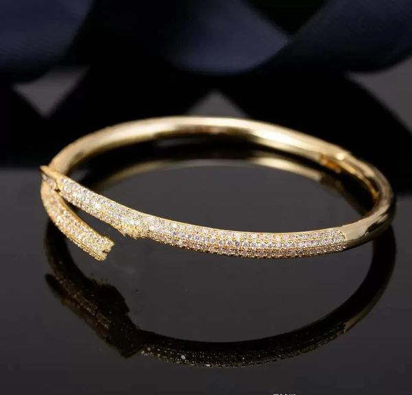 luxury designer bracelet bracelet 18k gold nail bracelet is all titanium alloy gold plating process never fades and is not allergic to love, Black
luxury designer bracelet bracelet 18k gold nail bracelet is all titanium alloy gold plating process never fades and is not allergic to love, Black