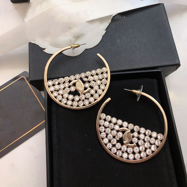 designer c earring luxury stud earing letter ccity fashion brand women jewelry metal crystal pearl gold earrings cjeweler woman gift orecchi, Golden;silver
designer c earring luxury stud earing letter ccity fashion brand women jewelry metal crystal pearl gold earrings cjeweler woman gift orecchi, Golden;silver