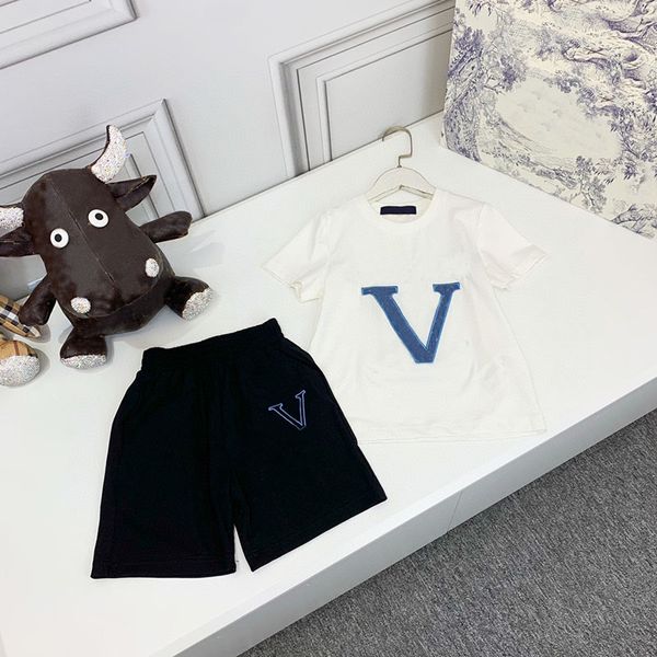 designer clothing sets kids t-shirt white bule shortst british fashion summer childrens treasures and girls cotton two-piece
designer clothing sets kids t-shirt white bule shortst british fashion summer childrens treasures and girls cotton two-piece