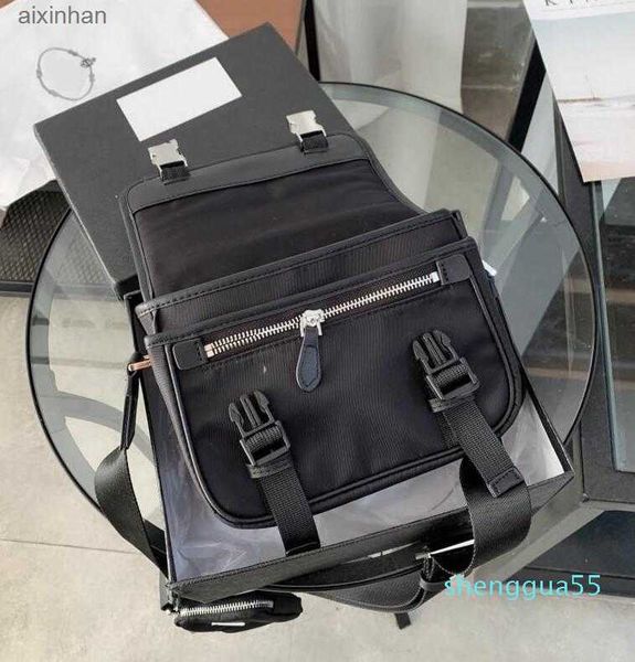 2022 designers mens crossbody bags luxury men briefcases brand nylon messenger envelope bag 22 purses single shoulder with triangle top
2022 designers mens crossbody bags luxury men briefcases brand nylon messenger envelope bag 22 purses single shoulder with triangle top