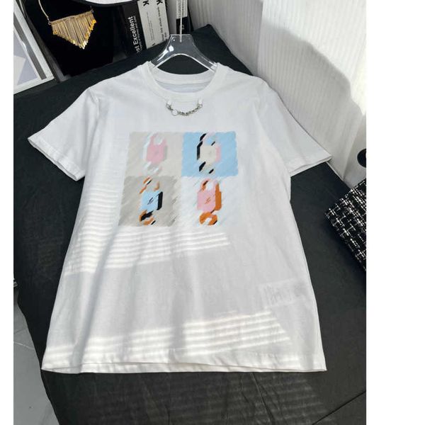 23ss womens designer clothing tee womens t-shirt round neck pure cotton contrasting color alphabet lock print handmade chain t-shirt women, White
23ss womens designer clothing tee womens t-shirt round neck pure cotton contrasting color alphabet lock print handmade chain t-shirt women, White