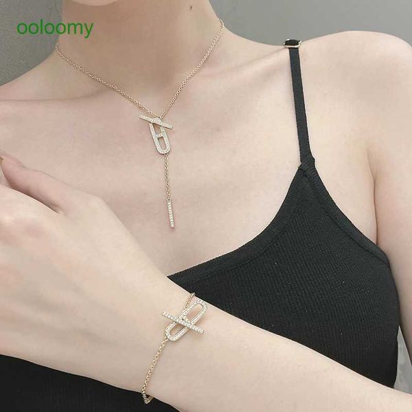 hemres designer necklace v golden pig nose necklace for female minority design sense high grade alloy full diamond bracelet ins network red, Black
hemres designer necklace v golden pig nose necklace for female minority design sense high grade alloy full diamond bracelet ins network red, Black