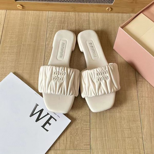 2023 miu slippers women flat sandals matelasse slide shoes mm fashion designer banquet summer leather sandals multicolor flat heel mule3, Black
2023 miu slippers women flat sandals matelasse slide shoes mm fashion designer banquet summer leather sandals multicolor flat heel mule3, Black