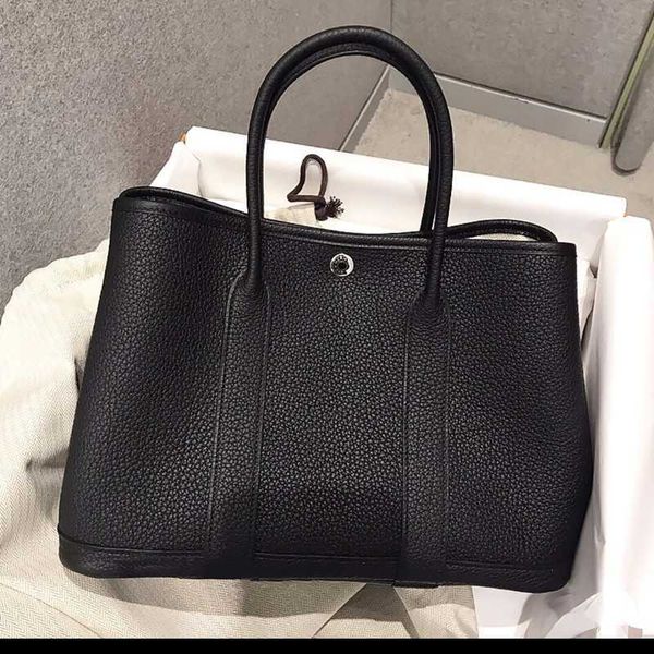 garden party designer totes 2023 new style bag fashion one-shoulder portable commuting women's bag large capacity bag leisure women
garden party designer totes 2023 new style bag fashion one-shoulder portable commuting women's bag large capacity bag leisure women