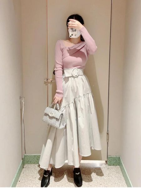 dress kuzuwata autumn winter 2022 women suits japan asymmetric off shoulder knit pullover +onepiece umbrella skirt 2pcs set with belt, White
dress kuzuwata autumn winter 2022 women suits japan asymmetric off shoulder knit pullover +onepiece umbrella skirt 2pcs set with belt, White