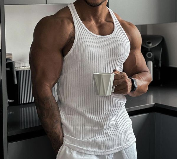 men' tank 2023 men gym tshirt solid colour fitness sleeveless shirt man black breathable sports vest undershirt gyms fashion 230427, White;black
men' tank 2023 men gym tshirt solid colour fitness sleeveless shirt man black breathable sports vest undershirt gyms fashion 230427, White;black