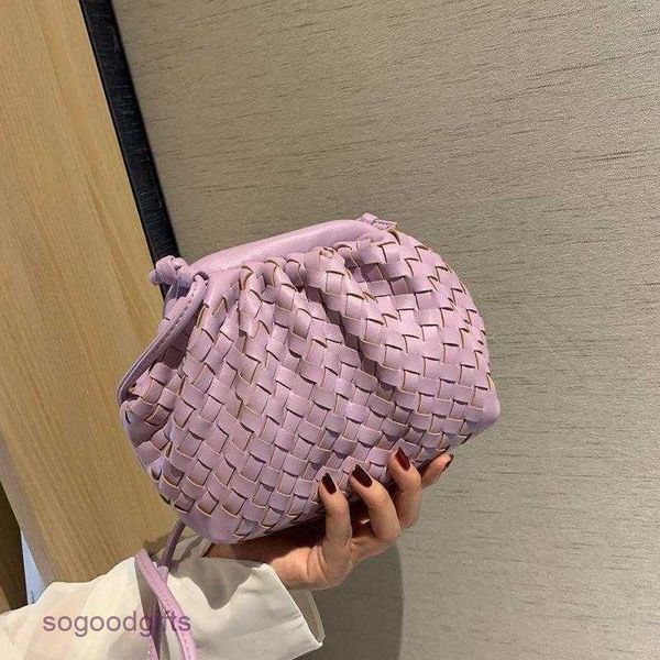 bottegas bag mini jodie venetas net red envelope female 2023 new style foreign cloud bag soft leather hand holding one shoulder oblique cros
bottegas bag mini jodie venetas net red envelope female 2023 new style foreign cloud bag soft leather hand holding one shoulder oblique cros