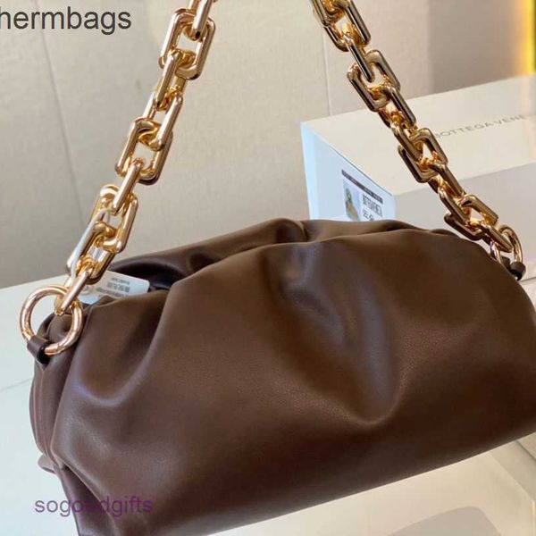 italy bag bags cloud fashion designer high summer single female 2023 bottegas texture shoulder venetas small foreign style chain cross eq9x
italy bag bags cloud fashion designer high summer single female 2023 bottegas texture shoulder venetas small foreign style chain cross eq9x