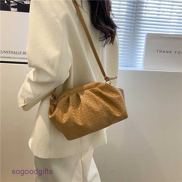 bottegas bag mini jodie venetas leisure bag spring and autumn women's 2023 new fashion texture messenger simple woven pleated cloud wit
bottegas bag mini jodie venetas leisure bag spring and autumn women's 2023 new fashion texture messenger simple woven pleated cloud wit