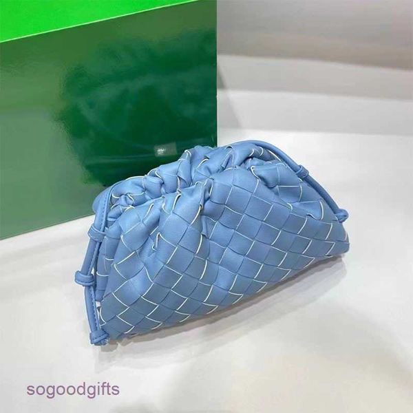 mini bottegas bag jodie venetas leather bag 2023 new hand woven cloud leather wrinkled dumpling women's single shoulder messenger 9bbm
mini bottegas bag jodie venetas leather bag 2023 new hand woven cloud leather wrinkled dumpling women's single shoulder messenger 9bbm