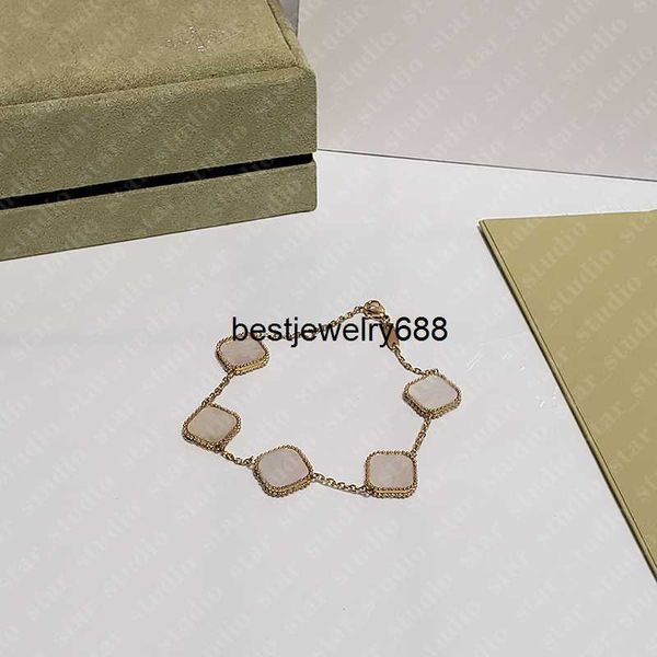 luxury classic 4/four leaf clover charm bracelets designer chain 18k gold shell for girl wedding mother' day jewelry women gift, Golden;silver
luxury classic 4/four leaf clover charm bracelets designer chain 18k gold shell for girl wedding mother' day jewelry women gift, Golden;silver