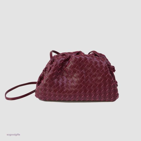 mini bottegas bag jodie venetas fashion trend leather woven pleated cloud bag women's net red versatile soft messenger single shoulder
mini bottegas bag jodie venetas fashion trend leather woven pleated cloud bag women's net red versatile soft messenger single shoulder