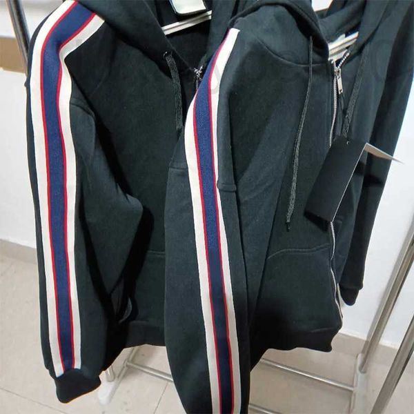 men's jackets designer men autumn jacket letter print clothes zipper coat casual hip hop style outdoor contrast color loosed fashion st, Black;brown
men's jackets designer men autumn jacket letter print clothes zipper coat casual hip hop style outdoor contrast color loosed fashion st, Black;brown