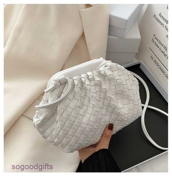 mini bottegas bag jodie venetas dumpling bag summer women's small 2023 new fashion woven cloud net red messenger with logo 646u
mini bottegas bag jodie venetas dumpling bag summer women's small 2023 new fashion woven cloud net red messenger with logo 646u