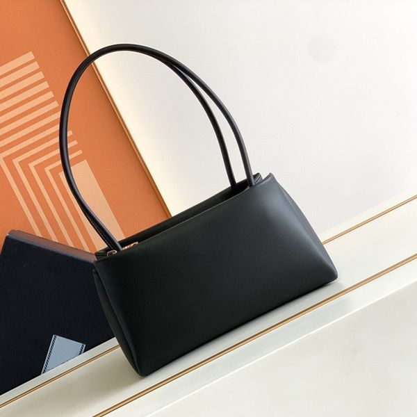 r bag womens solid color sheepskin handbag 1ba368 fashion temperament bag large capacity portable handbag
r bag womens solid color sheepskin handbag 1ba368 fashion temperament bag large capacity portable handbag
