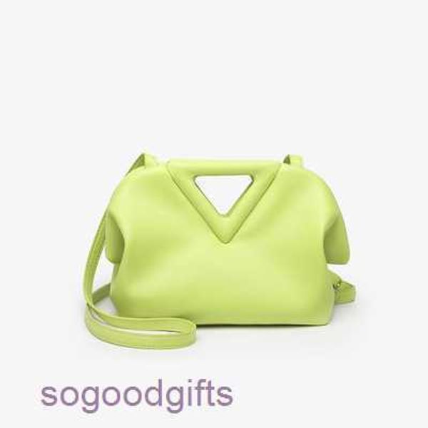 point bottegas bag venetas candy color inverted triangle cloud bag soft skin fold small 2023 new one shoulder cross carry dumpling girl bnoq
point bottegas bag venetas candy color inverted triangle cloud bag soft skin fold small 2023 new one shoulder cross carry dumpling girl bnoq