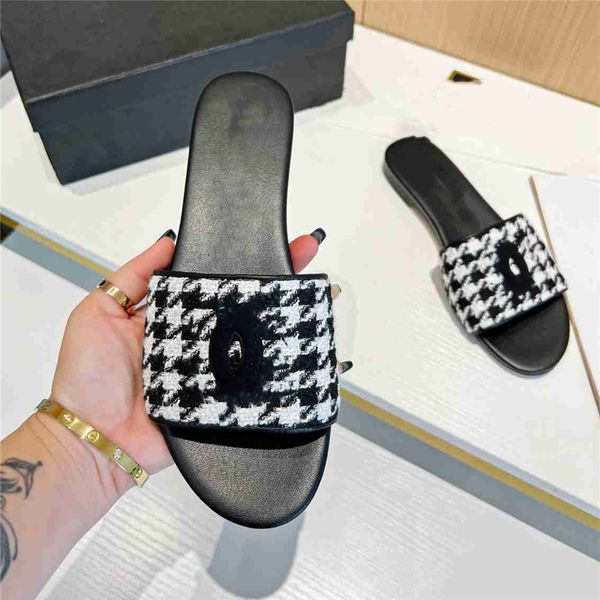 fashion slippers 2023 channel luxury design summer men's and women's flats thick soled leather rubber lettering logo casual cartoo, Black
fashion slippers 2023 channel luxury design summer men's and women's flats thick soled leather rubber lettering logo casual cartoo, Black