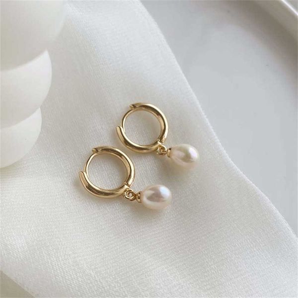 charm mode anting mutiara air tawar 2022 untuk wanita tren baru gaya korea warna emas sederhana telinga gesper anting lingkaran hadiah perhi, Golden
charm mode anting mutiara air tawar 2022 untuk wanita tren baru gaya korea warna emas sederhana telinga gesper anting lingkaran hadiah perhi, Golden