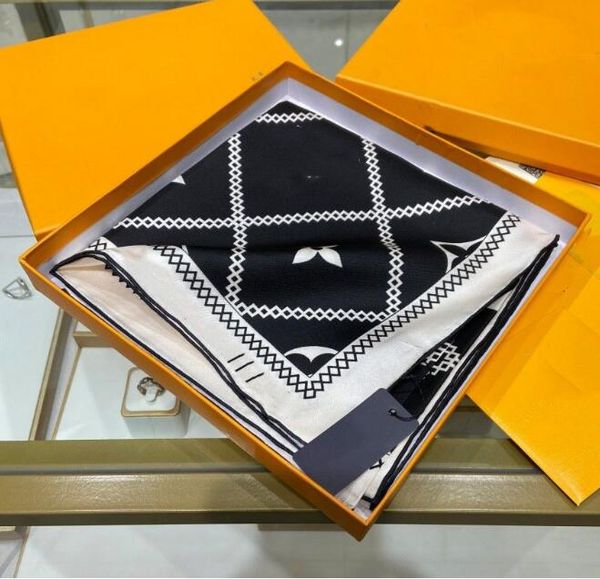 12 1style Silk Scarf Head For Women Winter Luxurious High End Classic Letter pattern Designer shawl Scarves New Gift Easy to match Soft Touch Above 70-90cm K4D2
12 1style Silk Scarf Head For Women Winter Luxurious High End Classic Letter pattern Designer shawl Scarves New Gift Easy to match Soft Touch Above 70-90cm K4D2