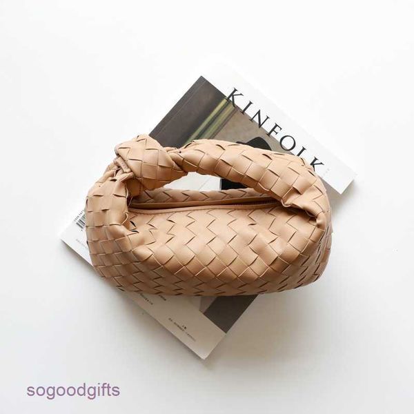mini bottegas bag jodie venetas 2023 new woven knotted leather handbag underarm bag simple and versatile handbag female 1 with logo k6f7
mini bottegas bag jodie venetas 2023 new woven knotted leather handbag underarm bag simple and versatile handbag female 1 with logo k6f7