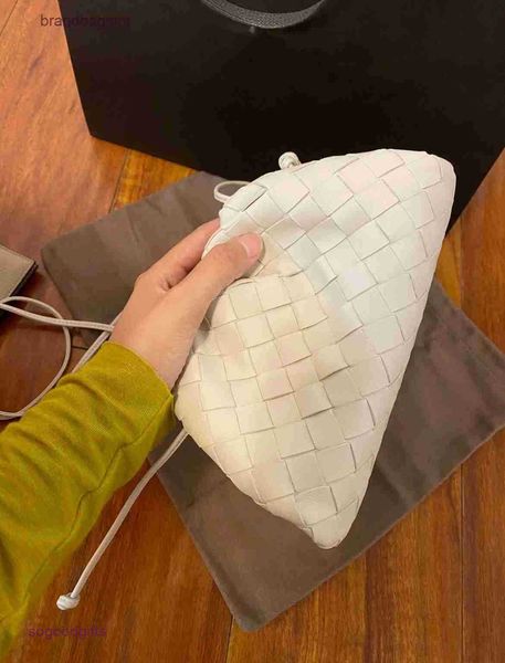 bottegas bag mini jodie venetas 2023 new lg woven cloud soft clip dumpling pleated handbag one shoulder crossbody women's with logo 0i9
bottegas bag mini jodie venetas 2023 new lg woven cloud soft clip dumpling pleated handbag one shoulder crossbody women's with logo 0i9