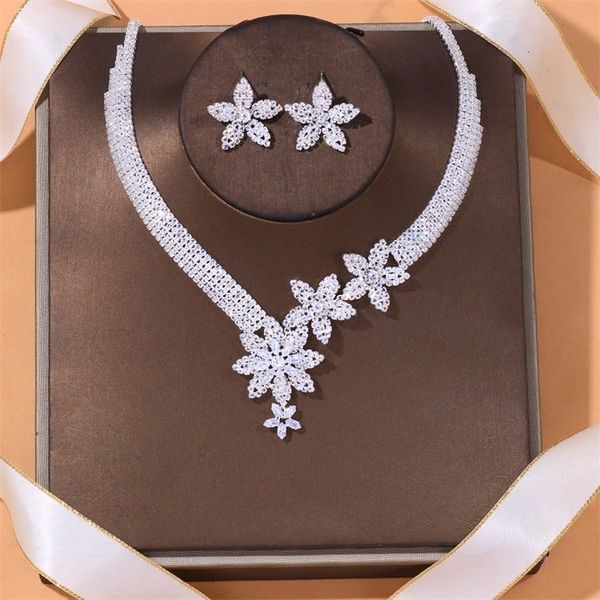 wedding jewelry sets stonefans zircon flowers necklace and earrings set jewelry for women fashion nigeria party jewelry set gift 230427, Slivery;golden
wedding jewelry sets stonefans zircon flowers necklace and earrings set jewelry for women fashion nigeria party jewelry set gift 230427, Slivery;golden