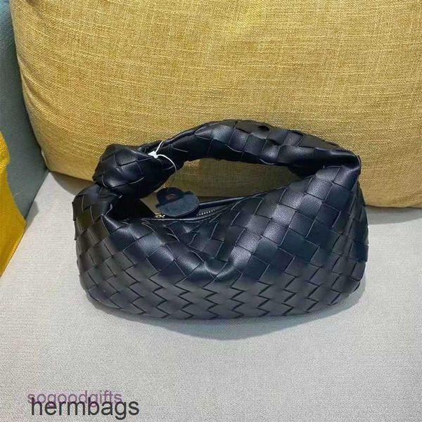 bags designer bag knot mini handle leisure niche jodie leather cloud 2023 bottegas ae1j sqse with logo z3x0
bags designer bag knot mini handle leisure niche jodie leather cloud 2023 bottegas ae1j sqse with logo z3x0