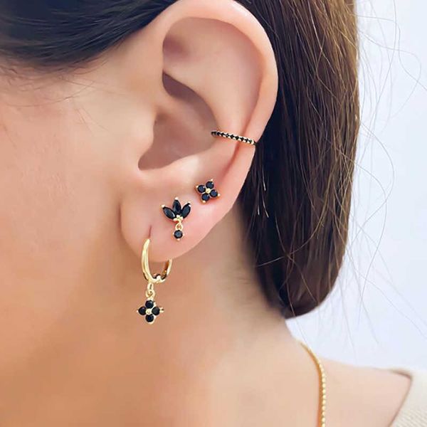 charm 2 buah anting-anting simpai kecil zirkonia kubik baja tahan karat untuk wanita anting-anting tulang rawan liontin kecil perhiasan tind, Golden
charm 2 buah anting-anting simpai kecil zirkonia kubik baja tahan karat untuk wanita anting-anting tulang rawan liontin kecil perhiasan tind, Golden