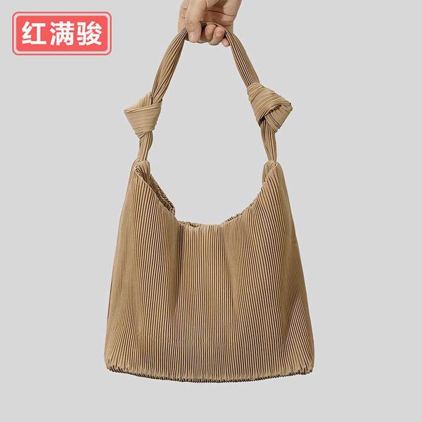 fashionable satin soft pleated hand for women with large capacity knotted shoulder niche design bucket bag
fashionable satin soft pleated hand for women with large capacity knotted shoulder niche design bucket bag
