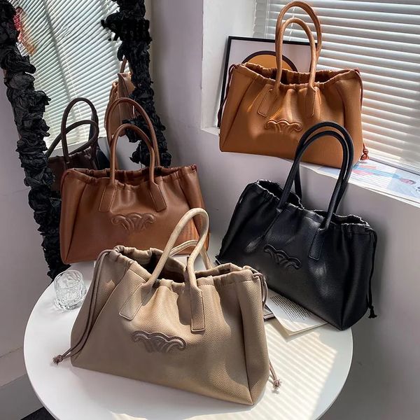 triomphe cc bag cabac tote bags leather handbags designer luxury shopping bags woman lady shoulder crossbody fashion wholesale cowhide
triomphe cc bag cabac tote bags leather handbags designer luxury shopping bags woman lady shoulder crossbody fashion wholesale cowhide