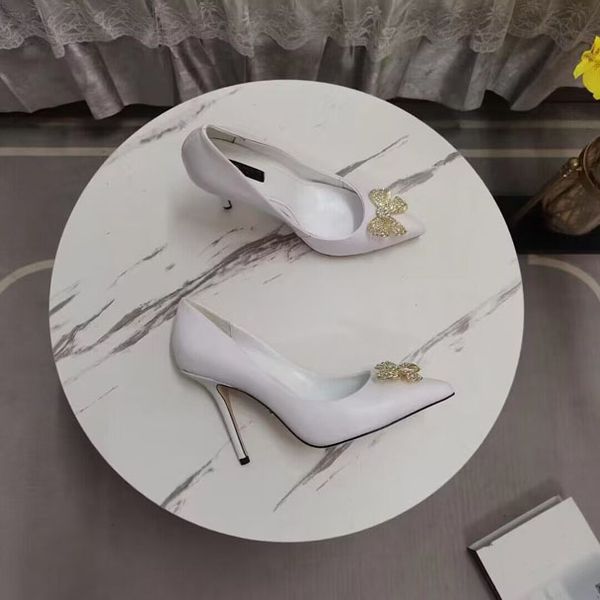 diamond high heels, women's formal shoes, luxurious leather soles, 10cm patent leather high heels, pointed feet, eu34-43 with box skirt, Black
diamond high heels, women's formal shoes, luxurious leather soles, 10cm patent leather high heels, pointed feet, eu34-43 with box skirt, Black