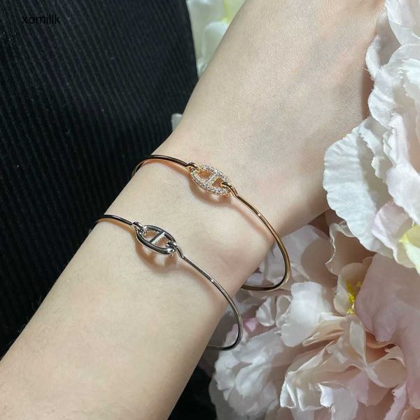 hermm gift bracelets luxury fashion brand celebrity v gold palace style fine tube with diamond pig nose bracelet, Black
hermm gift bracelets luxury fashion brand celebrity v gold palace style fine tube with diamond pig nose bracelet, Black