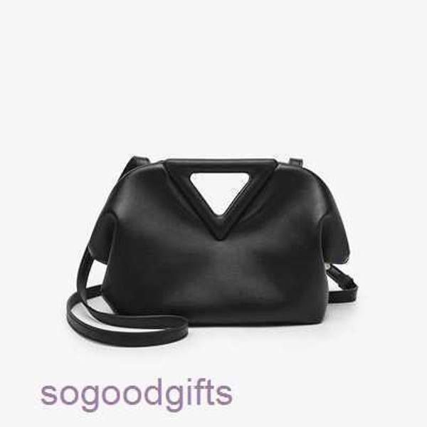 point bottegas bag venetas candy color inverted triangle cloud bag soft skin fold small 2023 new one shoulder cross carry dumpling girl bnoq
point bottegas bag venetas candy color inverted triangle cloud bag soft skin fold small 2023 new one shoulder cross carry dumpling girl bnoq