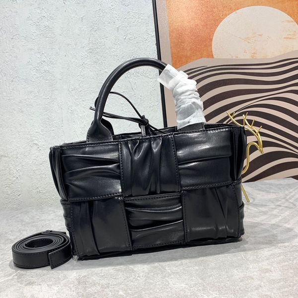 pleated tote bag small leather weave handbags knot crossbody bags shoulder handbags women shop bag crochet luxury handbag genuine leather lo
pleated tote bag small leather weave handbags knot crossbody bags shoulder handbags women shop bag crochet luxury handbag genuine leather lo