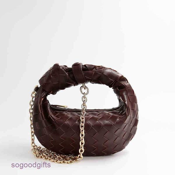 2023 bag simple designer niche bottegas high bags venetas woven color chain jodies handbag crossbody pure versatile leather jodie u3u4 1 wit
2023 bag simple designer niche bottegas high bags venetas woven color chain jodies handbag crossbody pure versatile leather jodie u3u4 1 wit
