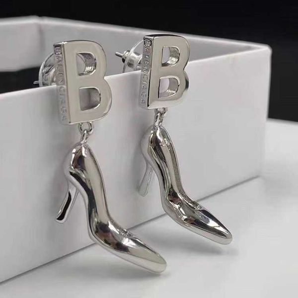 2023 paris family letter b high heel shoes earstuds brass material high version plating earrings female, Golden
2023 paris family letter b high heel shoes earstuds brass material high version plating earrings female, Golden
