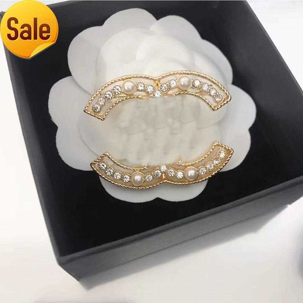 brooches luxurys desinger jewelry double letter rhinestone pearl brooches pin clothing decoration jewelry accessories, Gray
brooches luxurys desinger jewelry double letter rhinestone pearl brooches pin clothing decoration jewelry accessories, Gray