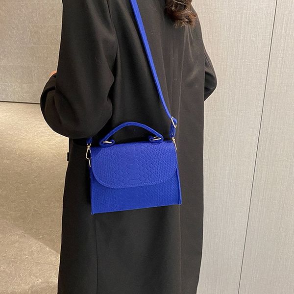 evening bags tas biru untuk wanita bahu fashion korea baru tangan trendi jinjing mewah desainer retro anak perempuan 230428
evening bags tas biru untuk wanita bahu fashion korea baru tangan trendi jinjing mewah desainer retro anak perempuan 230428