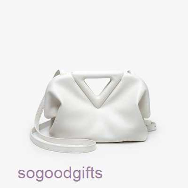point bottegas bag venetas candy color inverted triangle cloud bag soft skin fold small 2023 new one shoulder cross carry dumpling girl bnoq
point bottegas bag venetas candy color inverted triangle cloud bag soft skin fold small 2023 new one shoulder cross carry dumpling girl bnoq