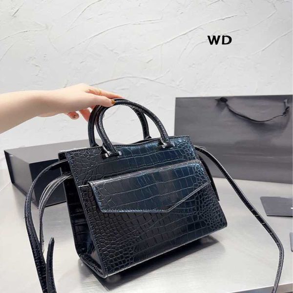 fashion crocodile single shoulder crossbody wander bag organ bag commuter luxury designer handbag messenger bag 0509
fashion crocodile single shoulder crossbody wander bag organ bag commuter luxury designer handbag messenger bag 0509