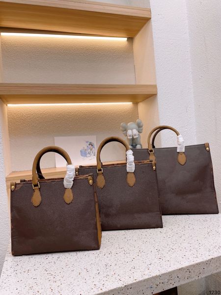 2023 shopping bag shoulder crossbody purse embossing flower tote bags women letter clutch purses genuine leather large capacity handbag
2023 shopping bag shoulder crossbody purse embossing flower tote bags women letter clutch purses genuine leather large capacity handbag